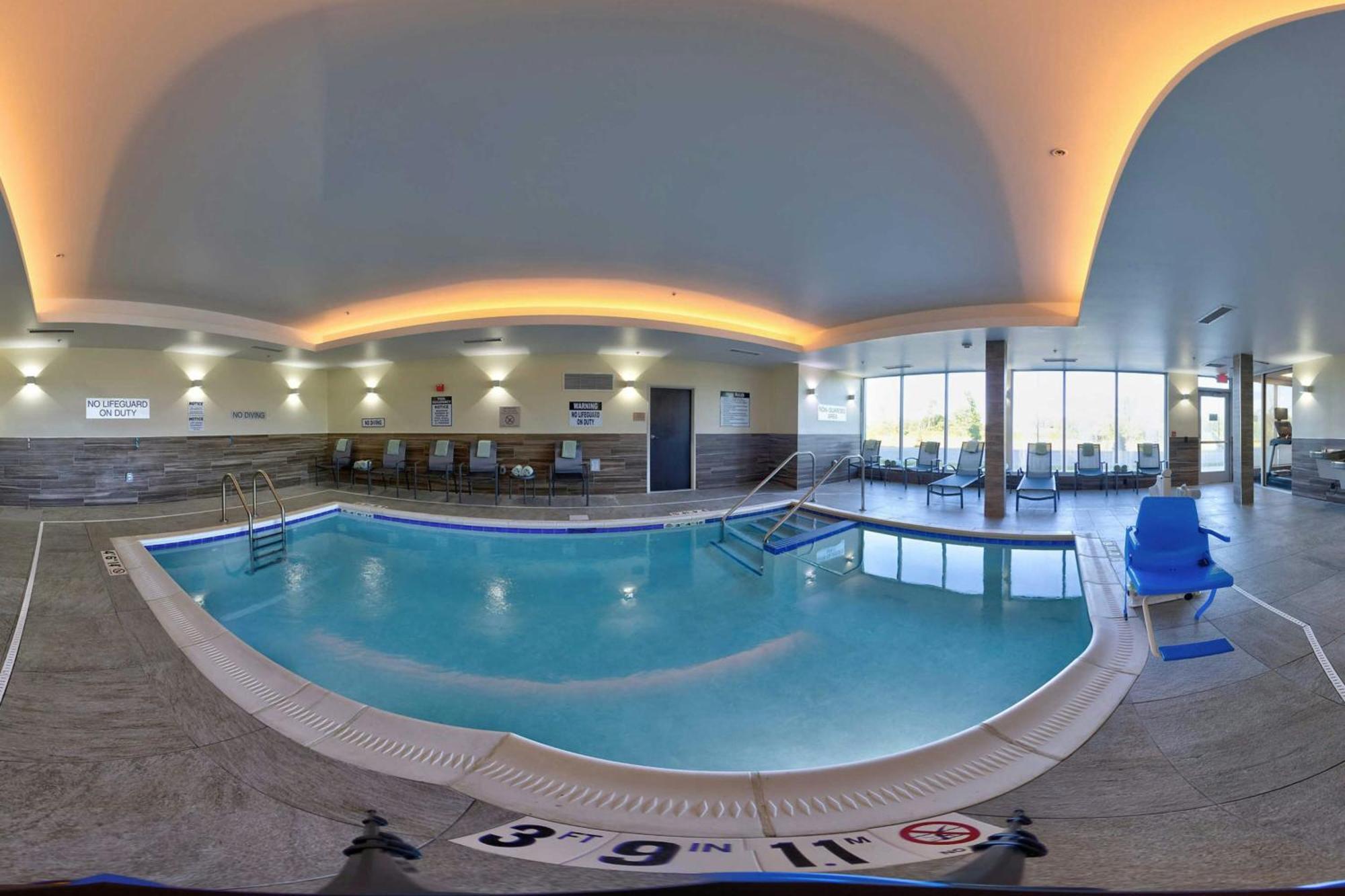 Fairfield Inn & Suites By Marriott Milwaukee Брукфийлд Екстериор снимка