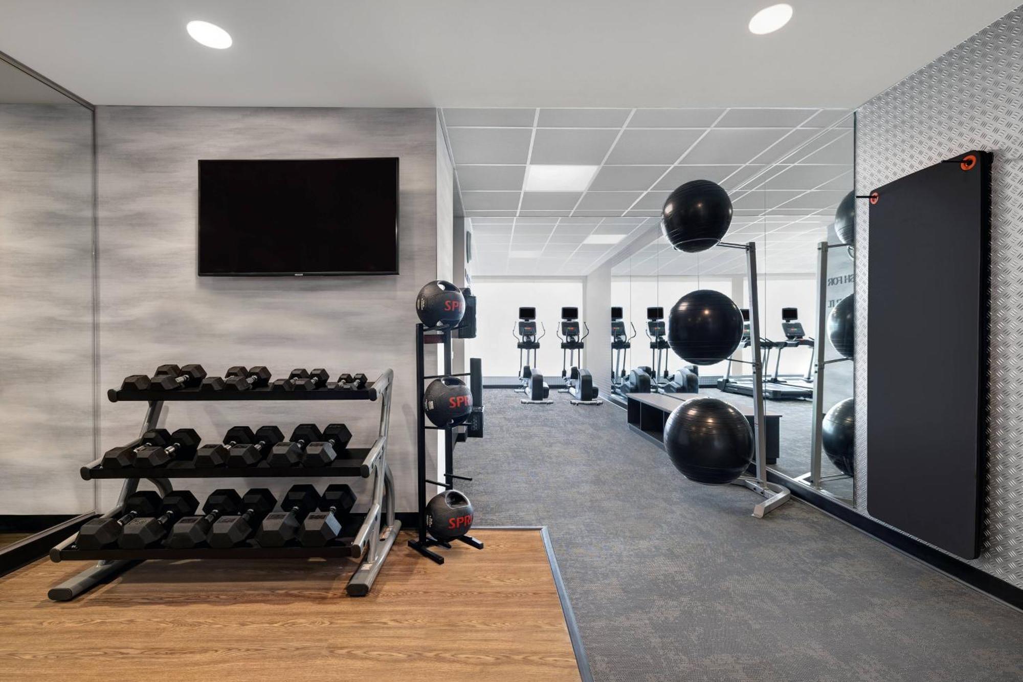 Fairfield Inn & Suites By Marriott Milwaukee Брукфийлд Екстериор снимка