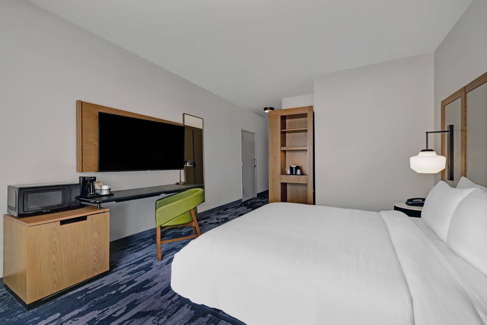 Fairfield Inn & Suites By Marriott Milwaukee Брукфийлд Екстериор снимка