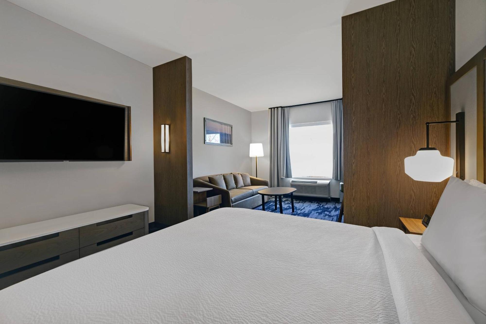 Fairfield Inn & Suites By Marriott Milwaukee Брукфийлд Екстериор снимка