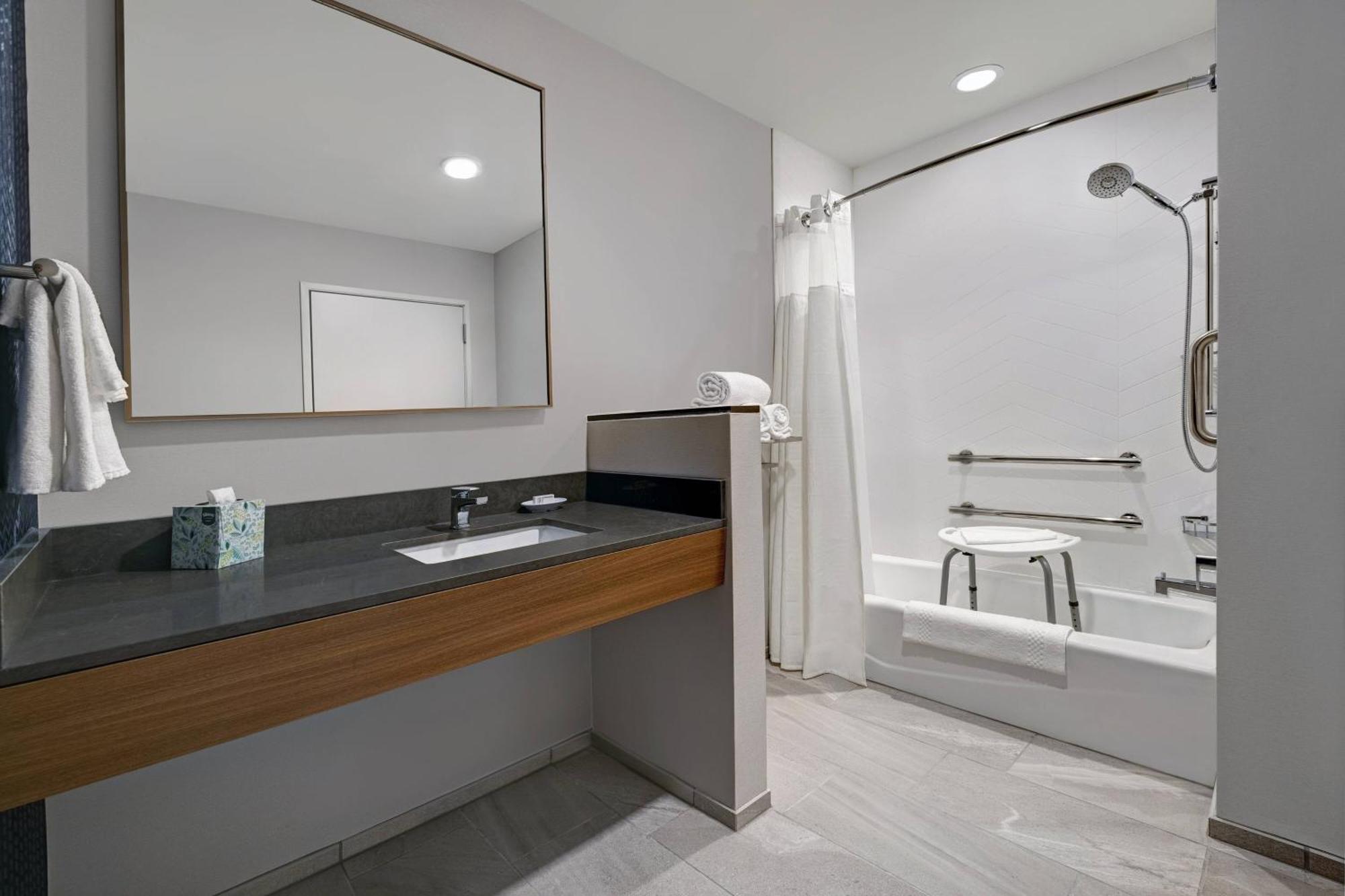 Fairfield Inn & Suites By Marriott Milwaukee Брукфийлд Екстериор снимка